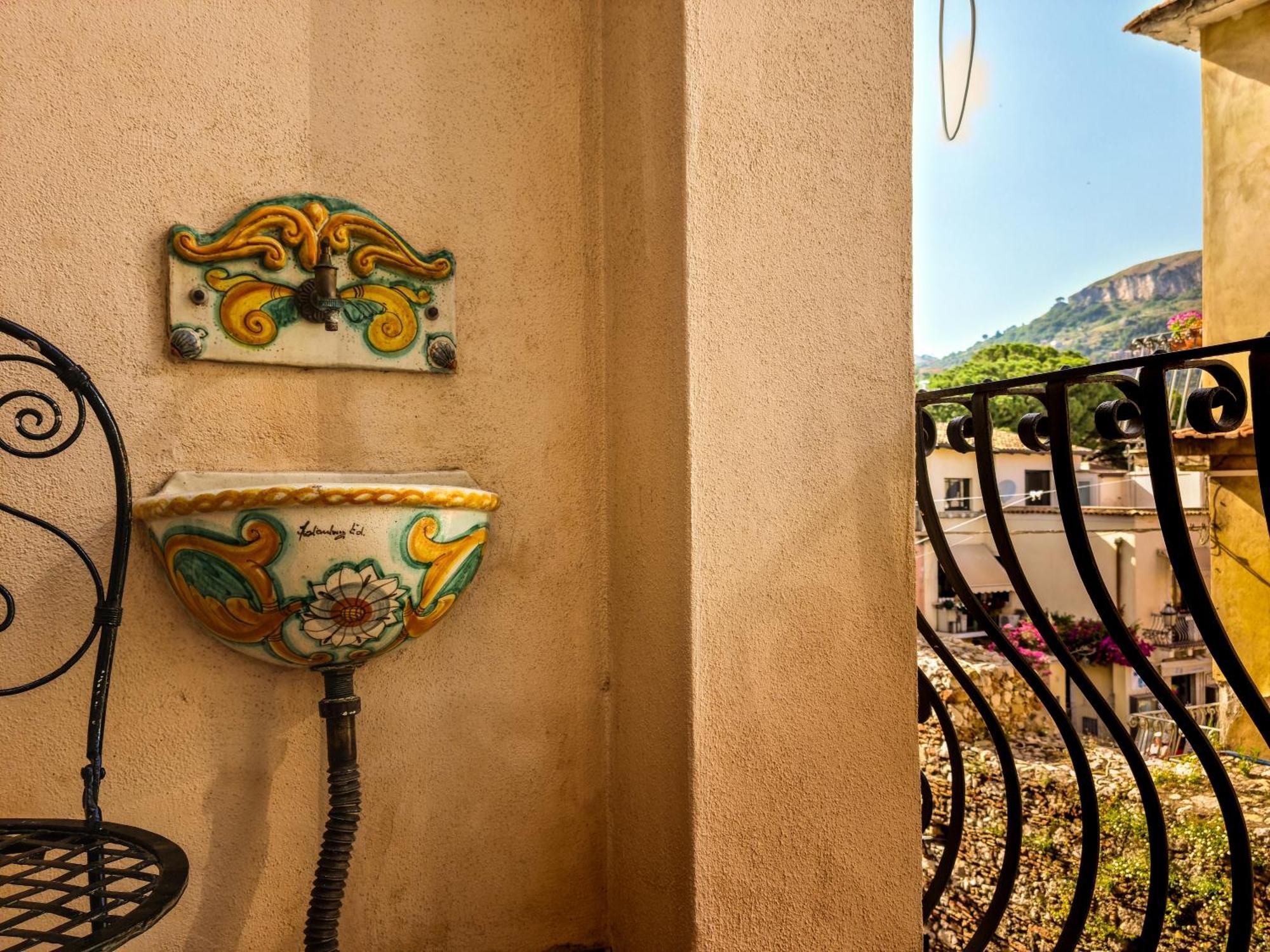 Joan's Heritage Couette-café Taormine